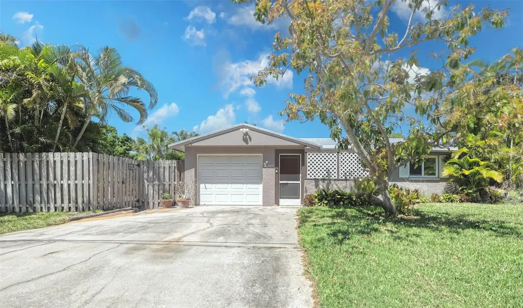 3217 Restful Lane Sarasota FL 34231