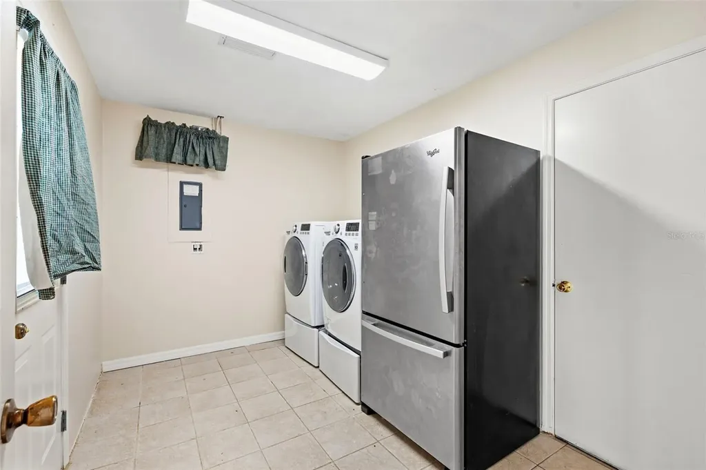 345 Bailey Street Safety Harbor FL 34695