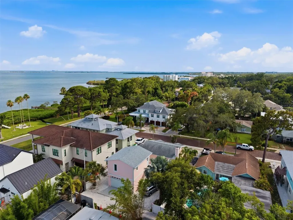 345 Bailey Street Safety Harbor FL 34695