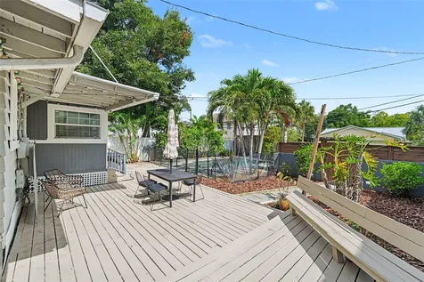 857 21st Avenue N St Petersburg FL 33704