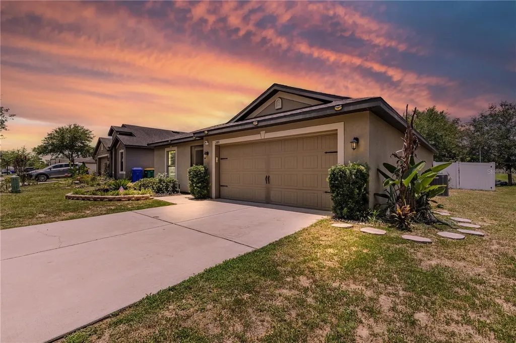 2491 Bracknell Forest Trail Tavares FL 32778