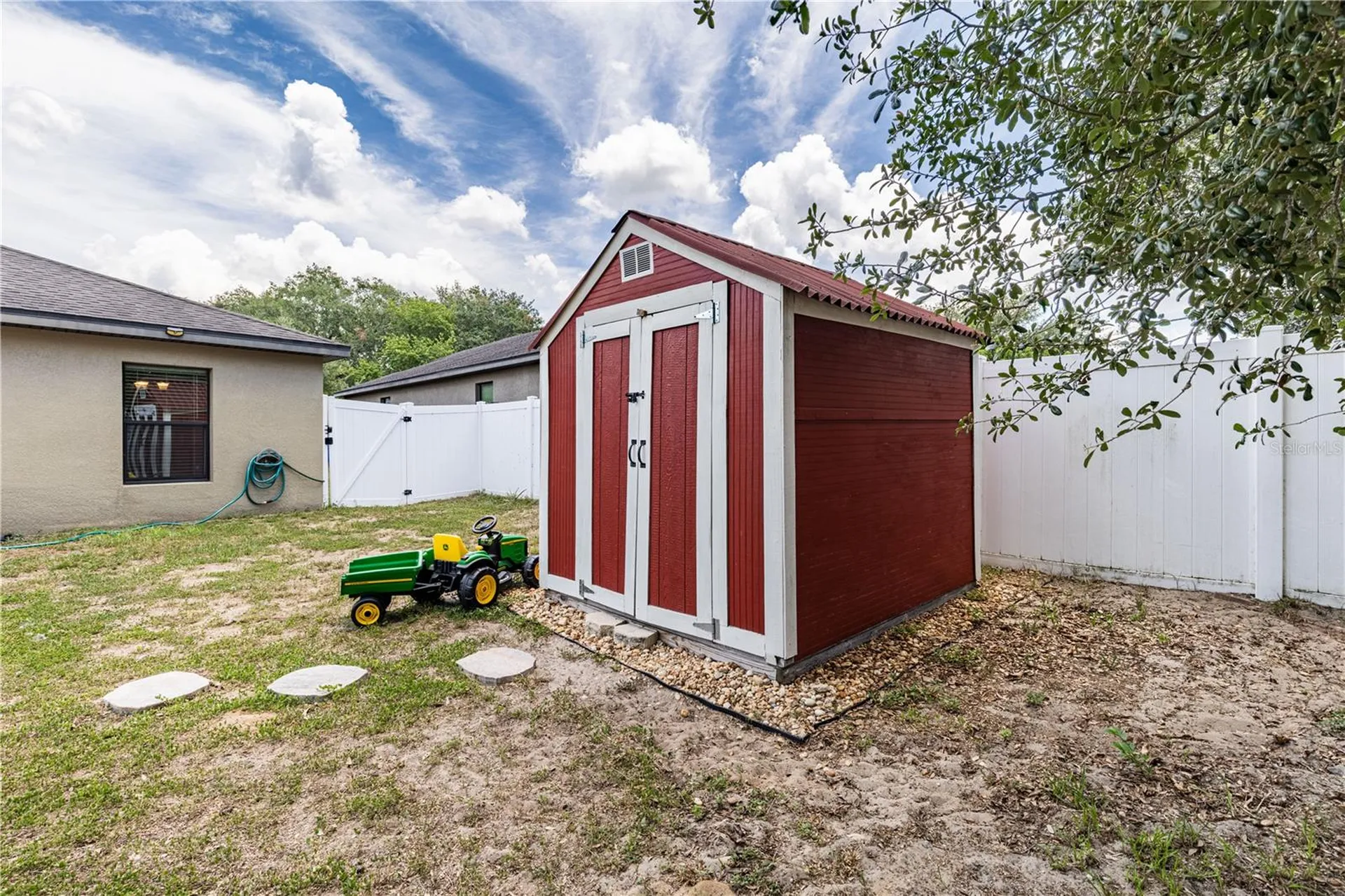 2491 Bracknell Forest Trail Tavares FL 32778