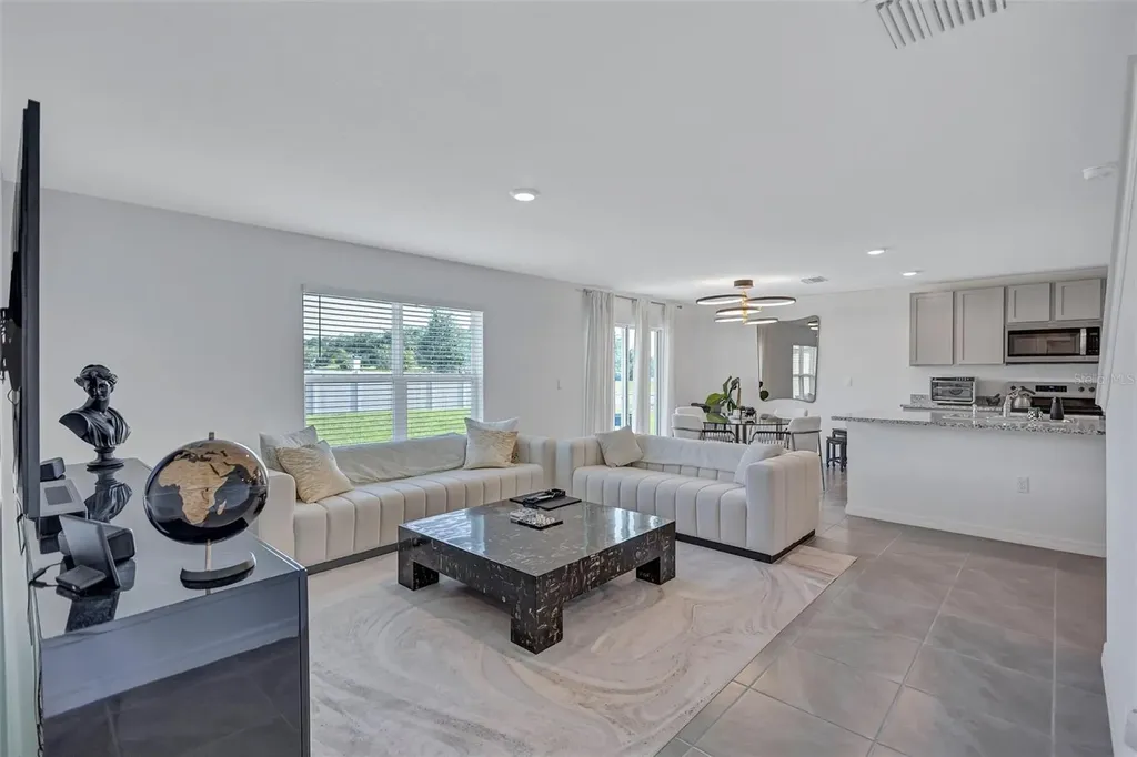7601 Rosewood Garden Loop Tampa FL 33637