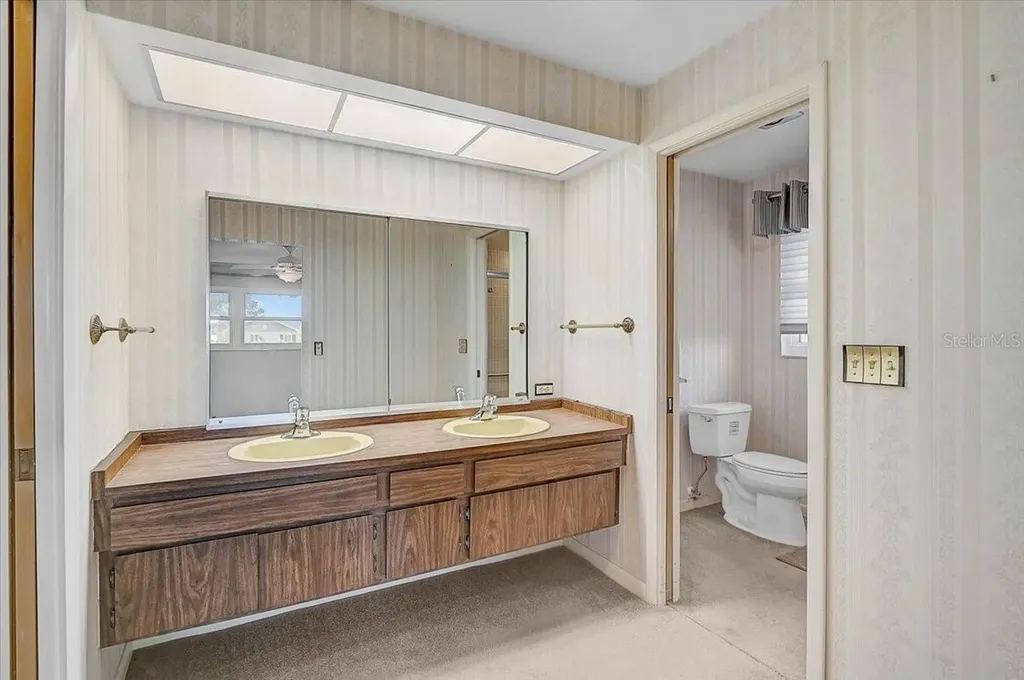 426 Whitfield Avenue Sarasota FL 34243