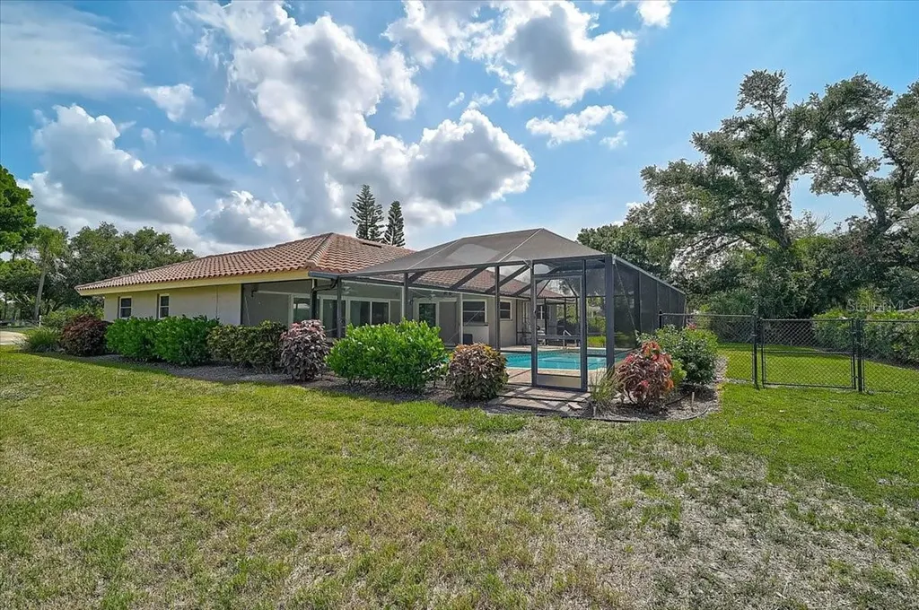 426 Whitfield Avenue Sarasota FL 34243