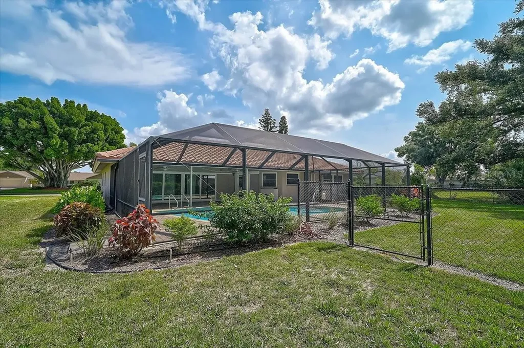 426 Whitfield Avenue Sarasota FL 34243