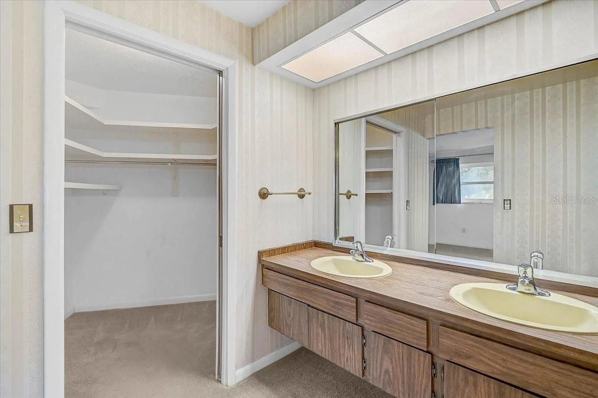 426 Whitfield Avenue Sarasota FL 34243
