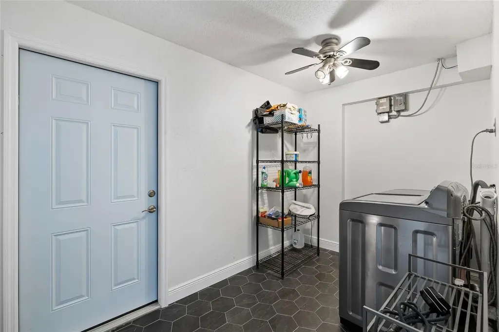 6398 Woodland Boulevard N Pinellas Park FL 33781