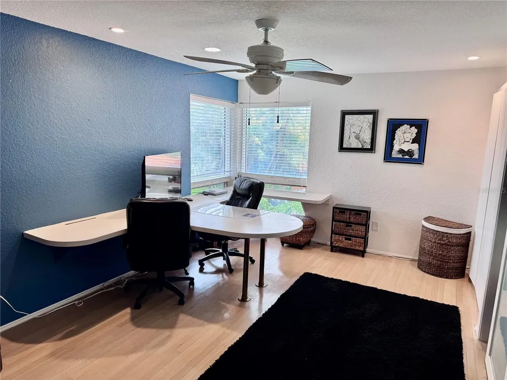 735 79th Circle S St Petersburg FL 33707