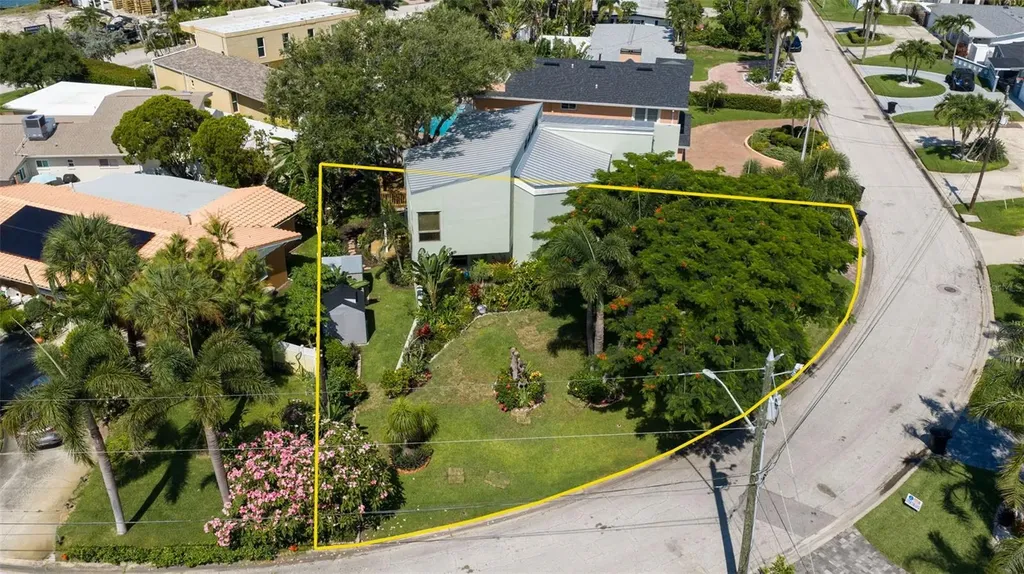 735 79th Circle S St Petersburg FL 33707