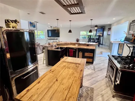 735 79th Circle S St Petersburg FL 33707