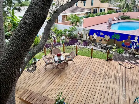 735 79th Circle S St Petersburg FL 33707
