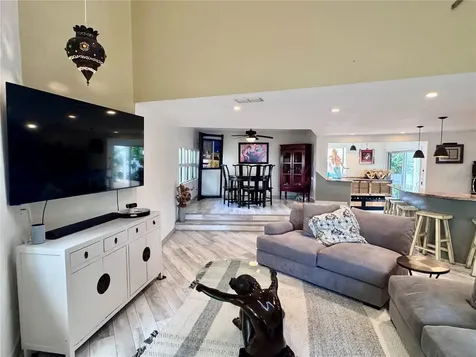 735 79th Circle S St Petersburg FL 33707