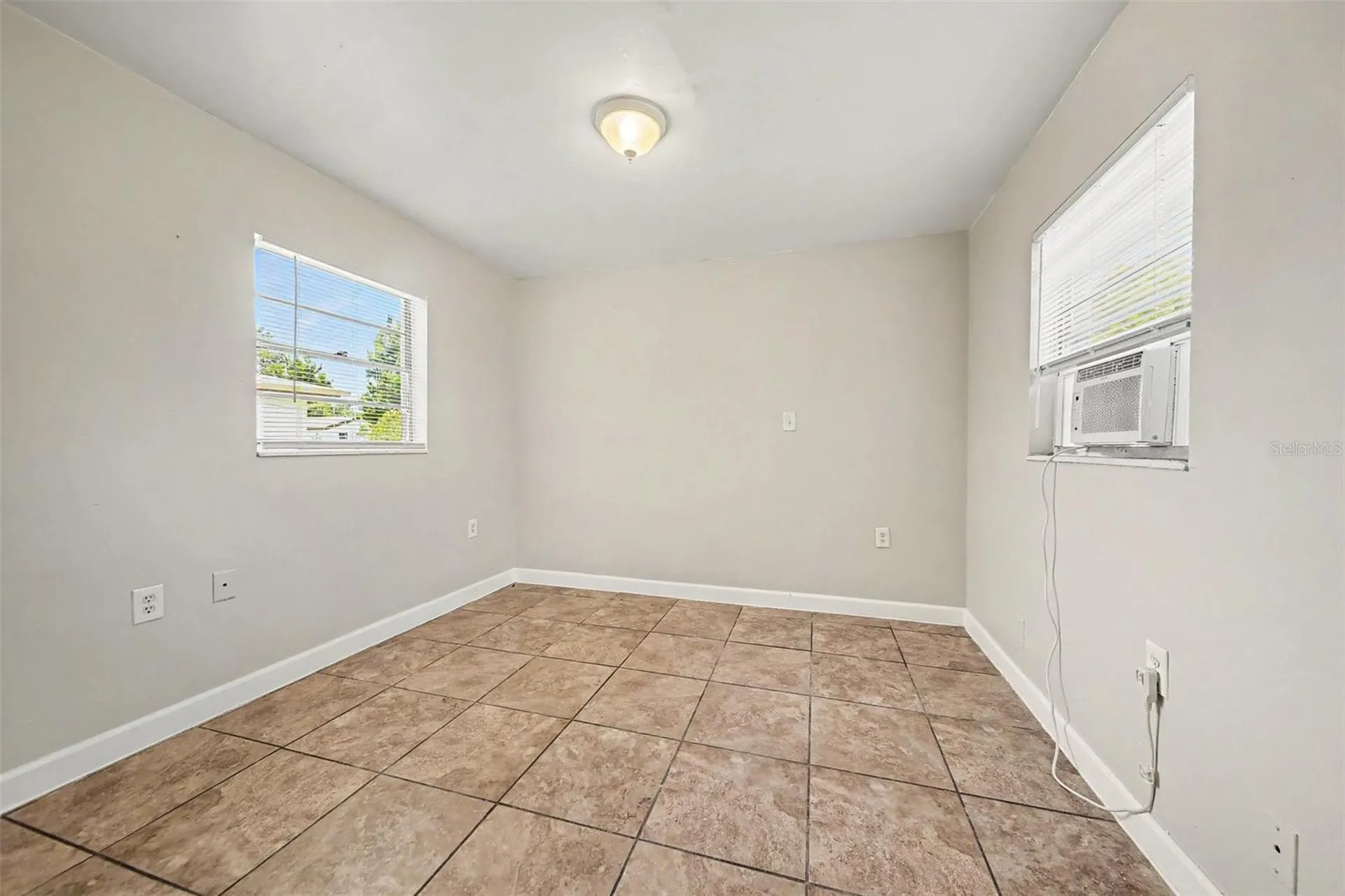 4333 Cynthia Street Orlando FL 32811