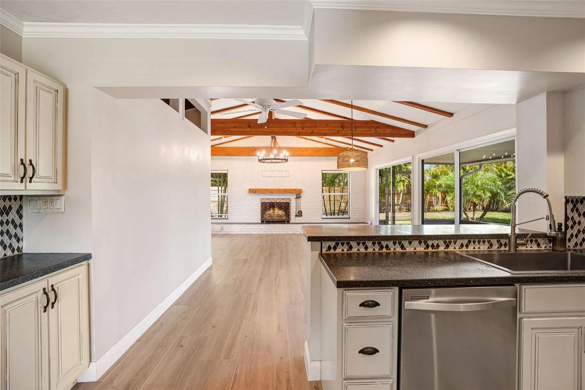 4200 Des Plaines Drive Sarasota FL 34233