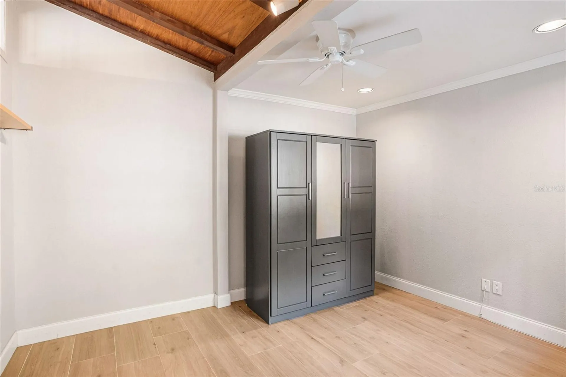 4200 Des Plaines Drive Sarasota FL 34233