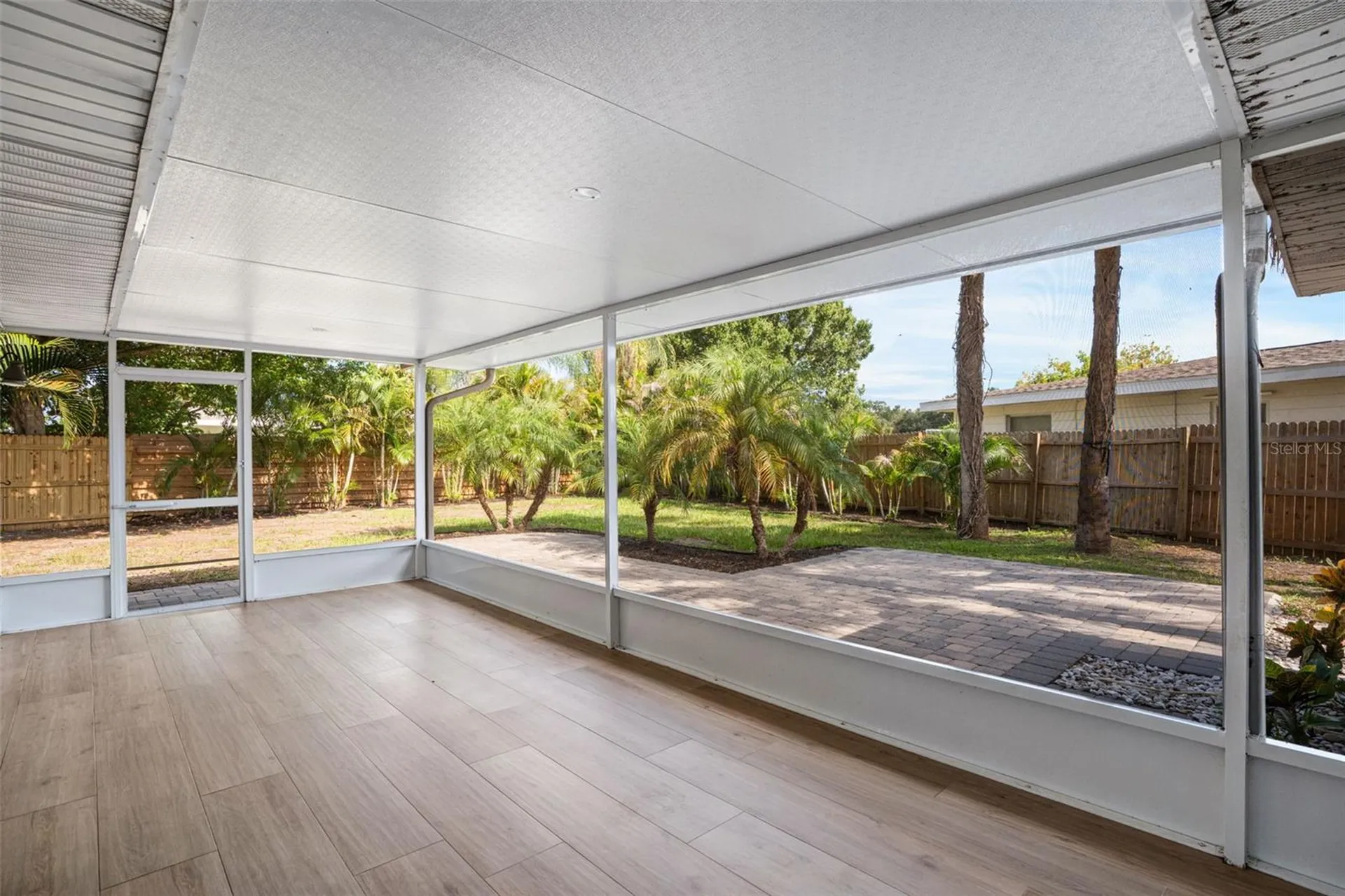 4200 Des Plaines Drive Sarasota FL 34233