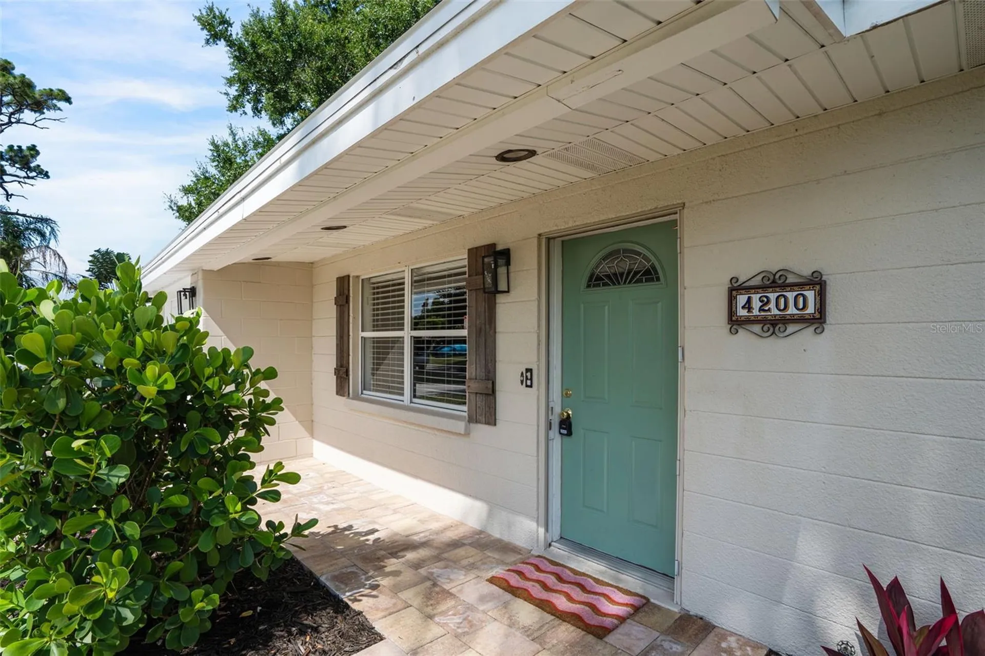 4200 Des Plaines Drive Sarasota FL 34233