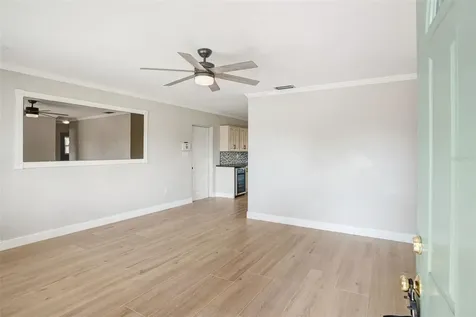 4200 Des Plaines Drive Sarasota FL 34233