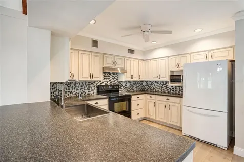 4200 Des Plaines Drive Sarasota FL 34233