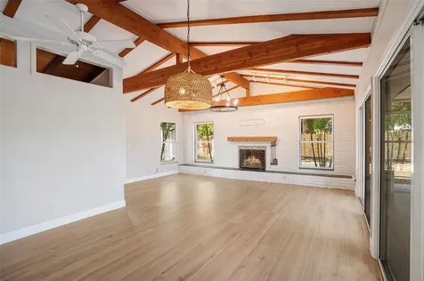 4200 Des Plaines Drive Sarasota FL 34233