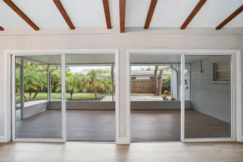 4200 Des Plaines Drive Sarasota FL 34233