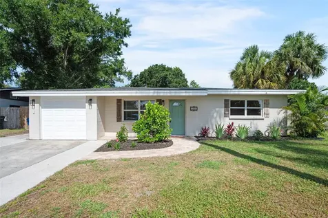 4200 Des Plaines Drive Sarasota FL 34233