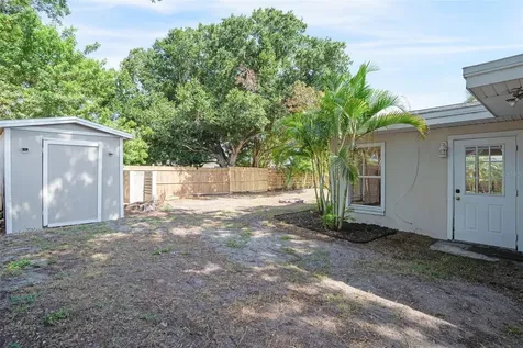 4200 Des Plaines Drive Sarasota FL 34233