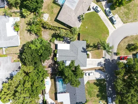 4200 Des Plaines Drive Sarasota FL 34233