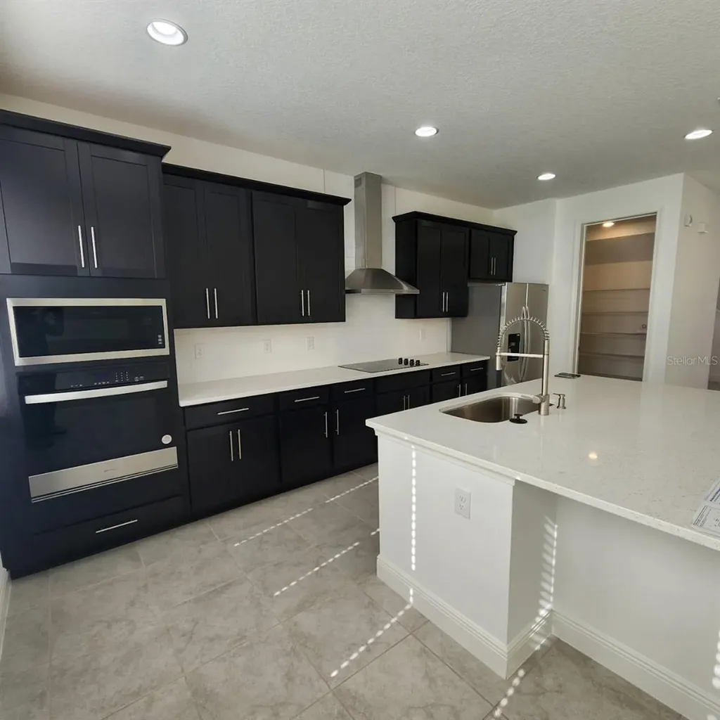 19050 Blueleaf Street Orlando FL 32827