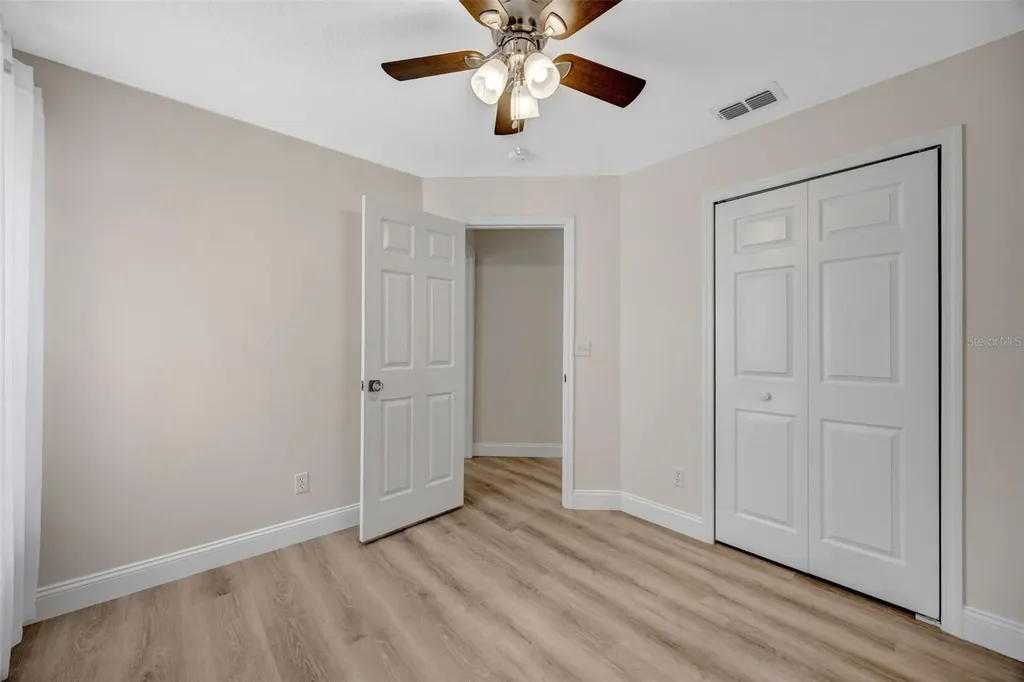 511 Center Point Road Valrico FL 33594