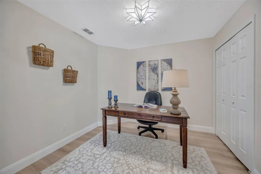 511 Center Point Road Valrico FL 33594