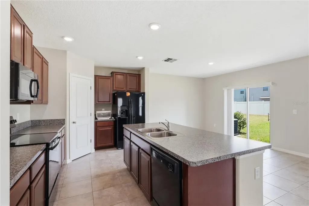 7412 Rosy Periwinkle Court Tampa FL 33619