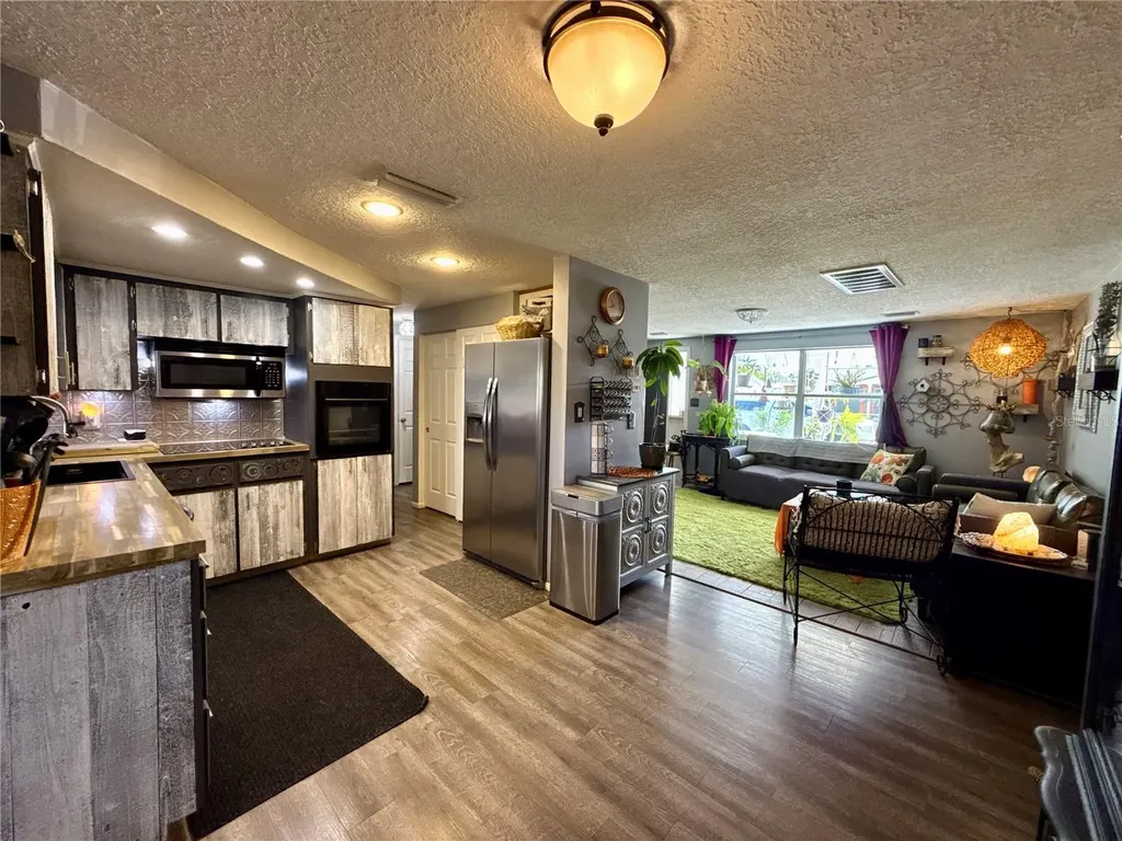 1421 Wickham Lane Holiday FL 34691