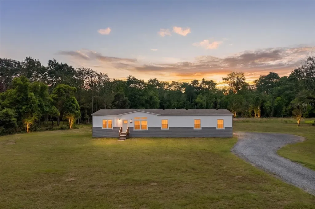 2362 NE County Road 1469 Hawthorne FL 32640