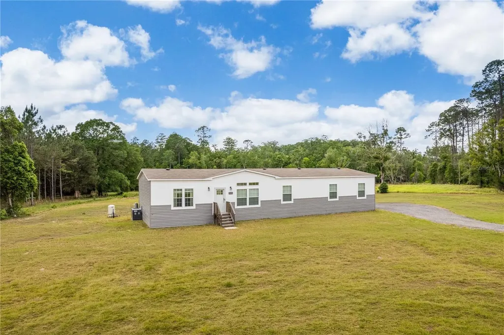 2362 NE County Road 1469 Hawthorne FL 32640