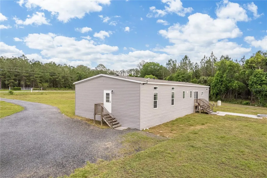 2362 NE County Road 1469 Hawthorne FL 32640