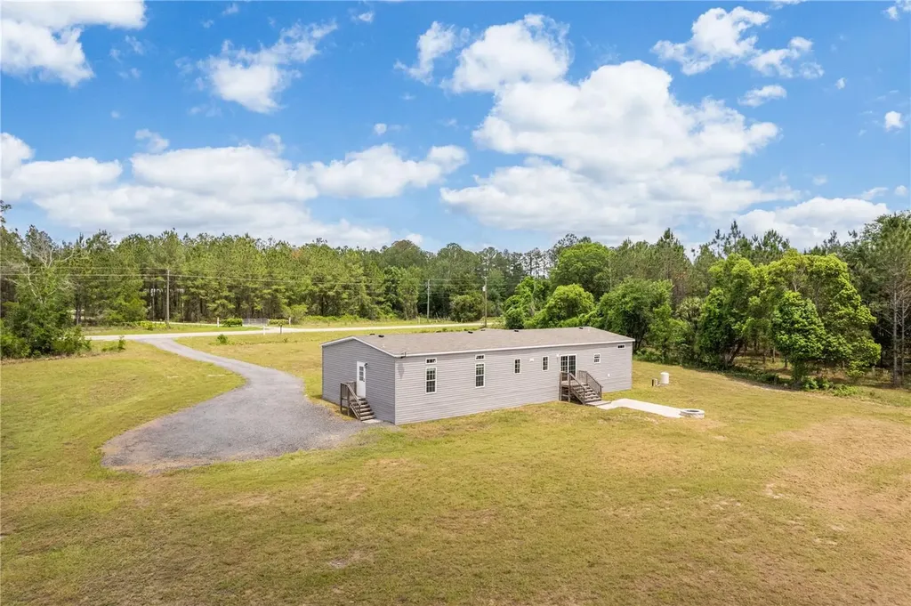 2362 NE County Road 1469 Hawthorne FL 32640