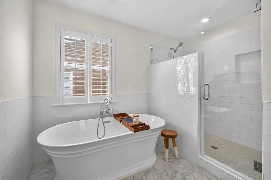 4618 W Tennyson Avenue Tampa FL 33629