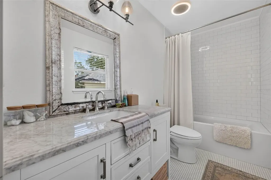 4618 W Tennyson Avenue Tampa FL 33629
