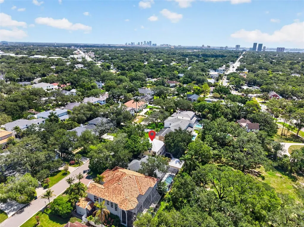 4618 W Tennyson Avenue Tampa FL 33629