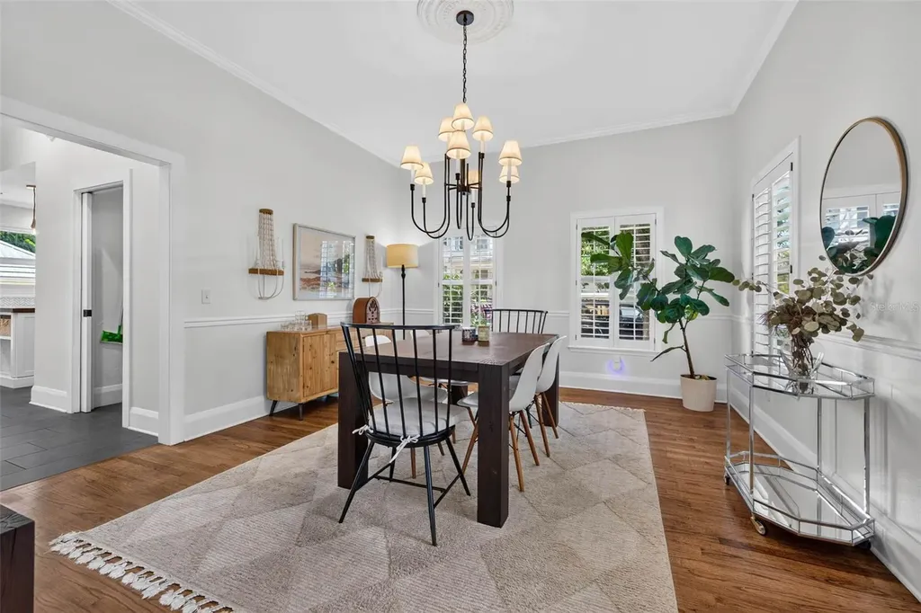 4618 W Tennyson Avenue Tampa FL 33629