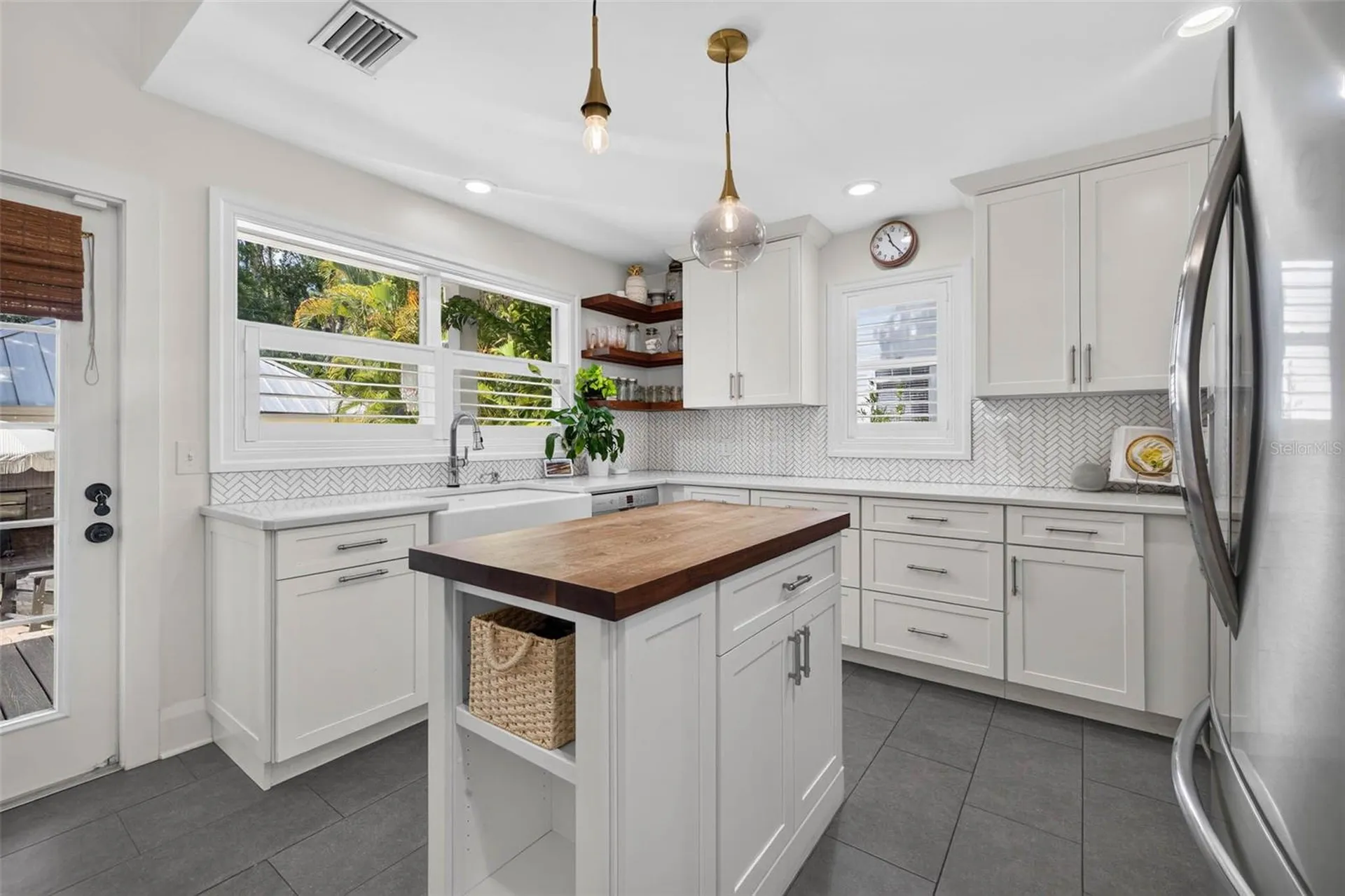 4618 W Tennyson Avenue Tampa FL 33629