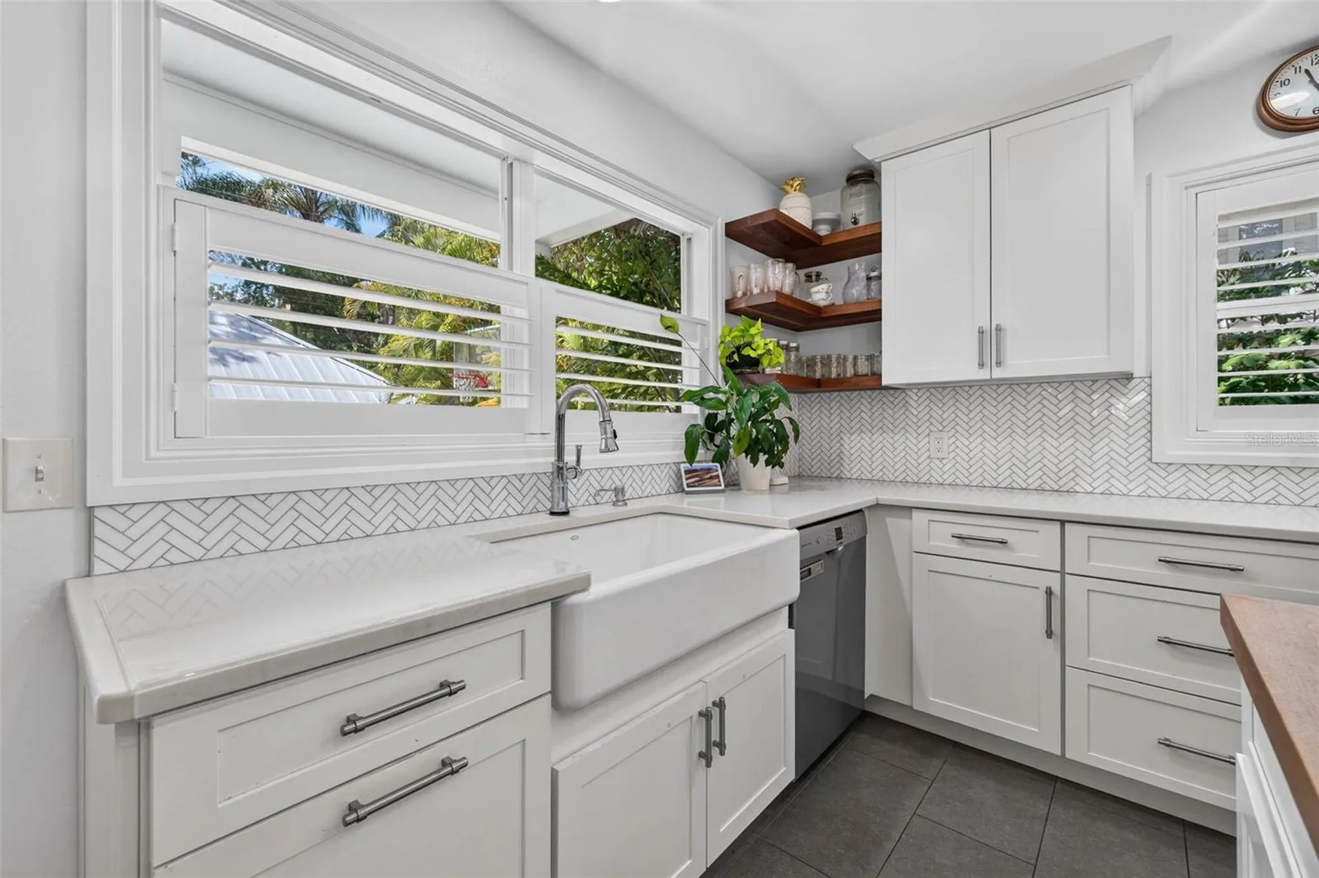 4618 W Tennyson Avenue Tampa FL 33629