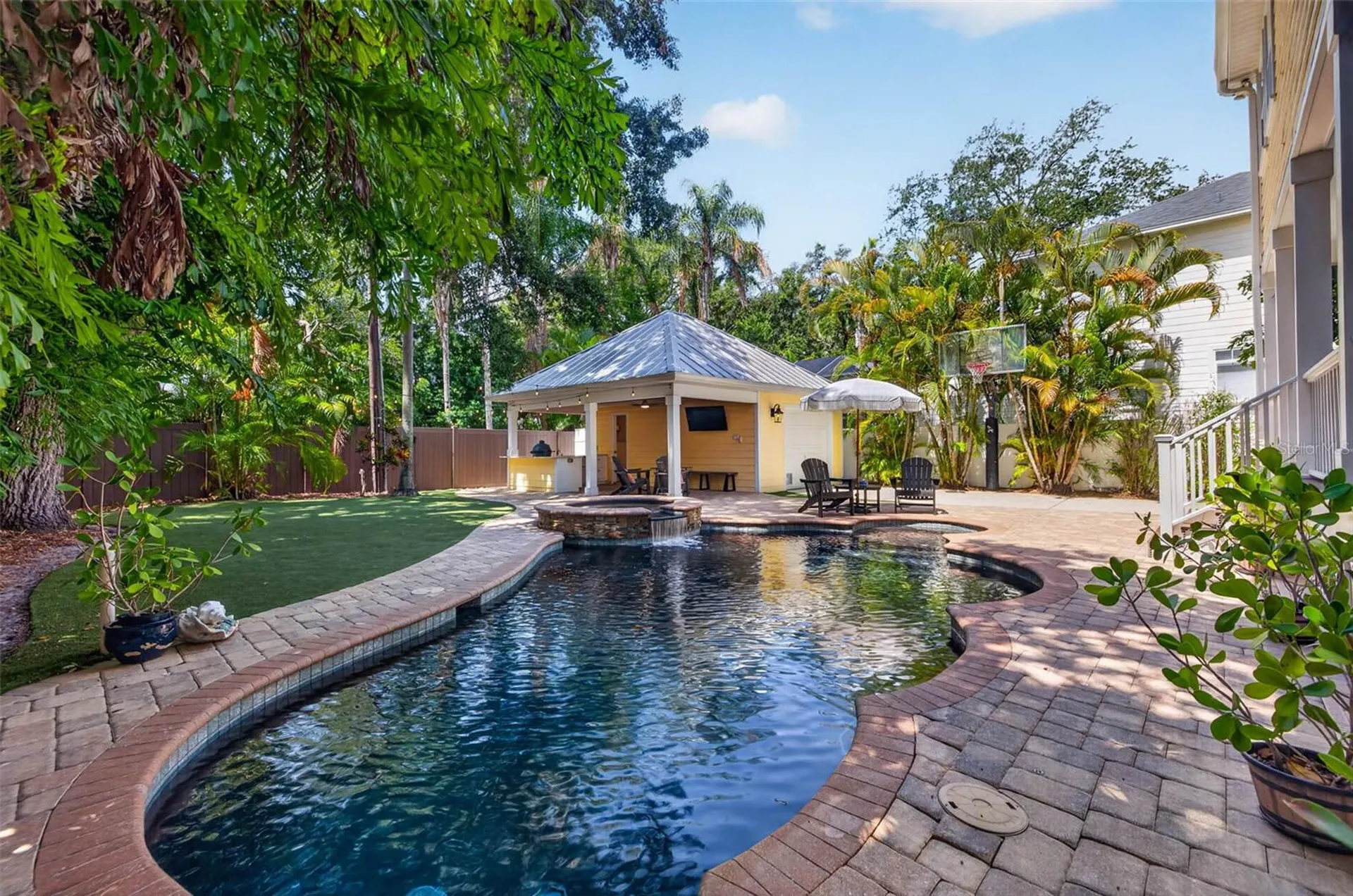 4618 W Tennyson Avenue Tampa FL 33629