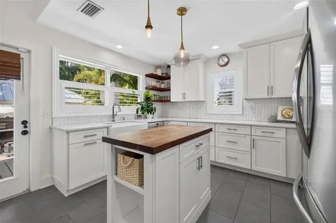 4618 W Tennyson Avenue Tampa FL 33629