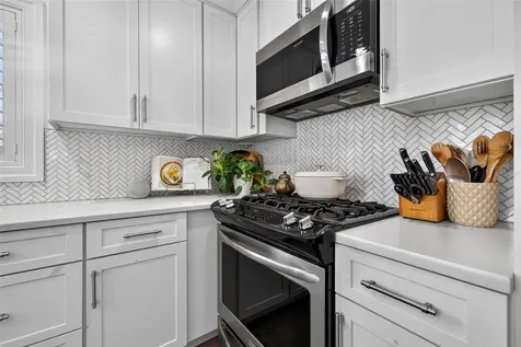 4618 W Tennyson Avenue Tampa FL 33629