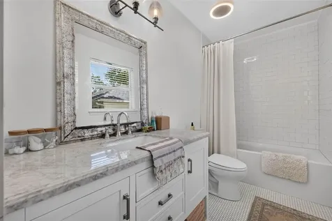 4618 W Tennyson Avenue Tampa FL 33629