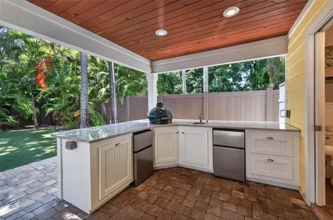 4618 W Tennyson Avenue Tampa FL 33629