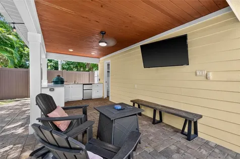 4618 W Tennyson Avenue Tampa FL 33629